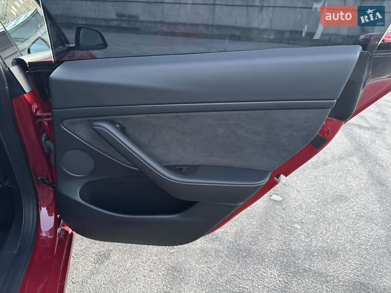 Седан Tesla Model 3 2023 в Киеве фото 21 Седан Tesla Model 3 2023 в Киеве