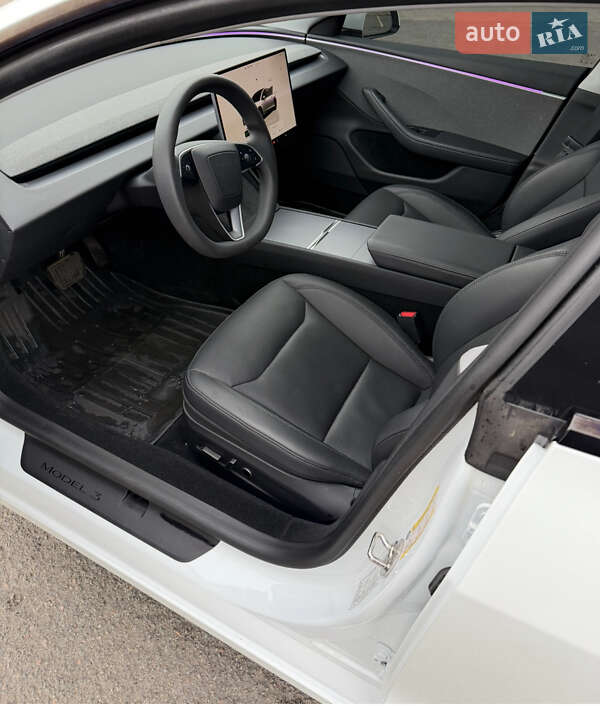 Седан Tesla Model 3 2024 в Днепре