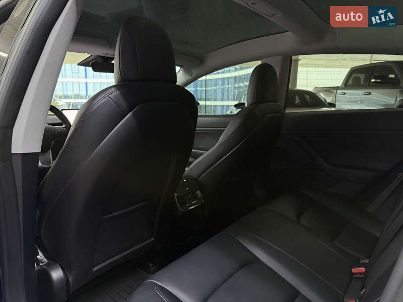 Седан Tesla Model 3 2018 в Одесі фото 24 Седан Tesla Model 3 2018 в Одесі