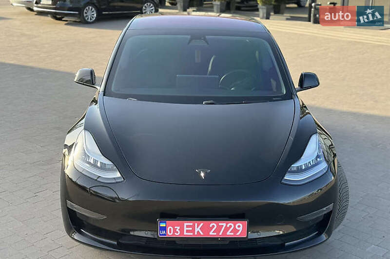 Седан Tesla Model 3 2019 в Києві