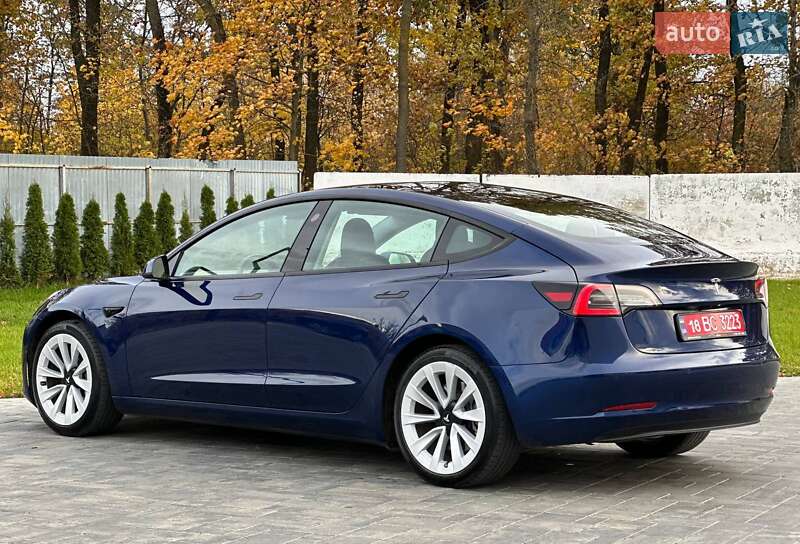 Седан Tesla Model 3 2021 в Луцьку
