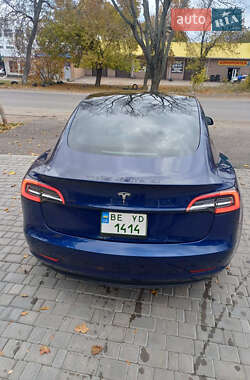 Седан Tesla Model 3 2022 в Первомайске