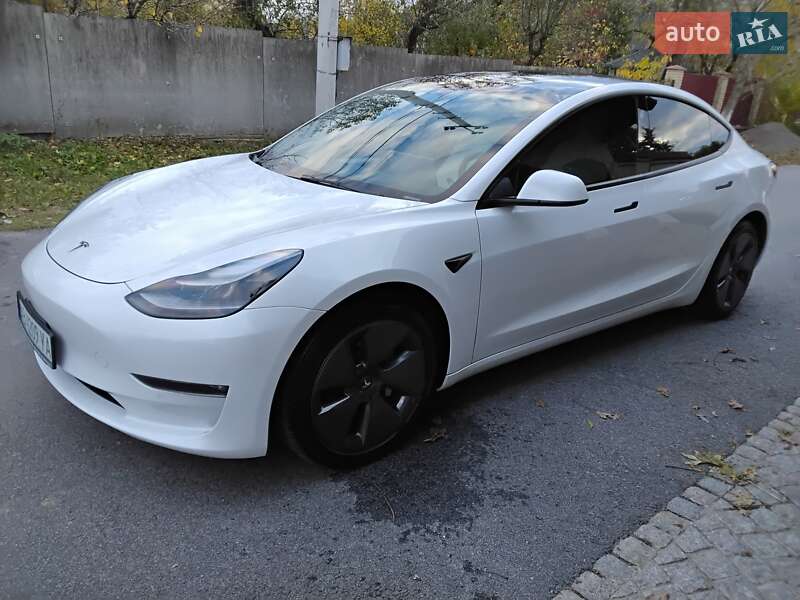Седан Tesla Model 3 2022 в Виннице