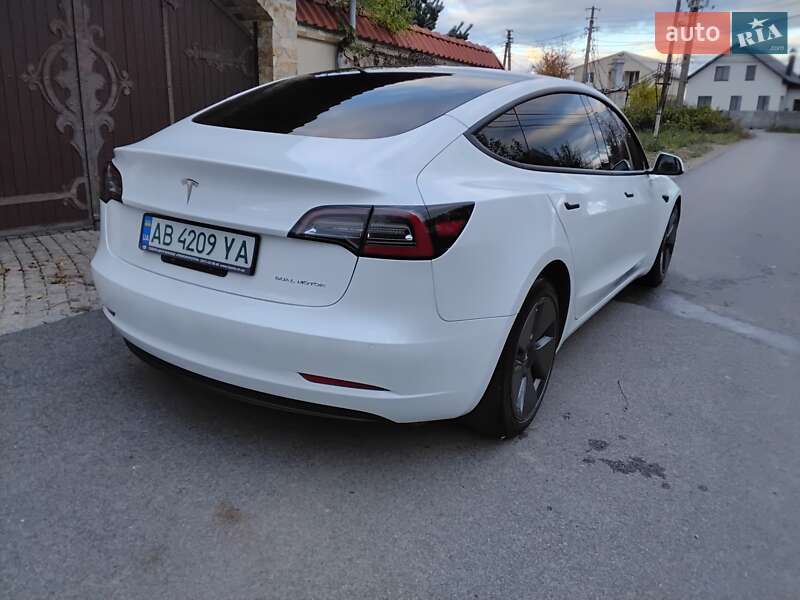 Седан Tesla Model 3 2022 в Виннице