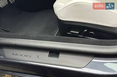 Седан Tesla Model 3 2024 в Києві