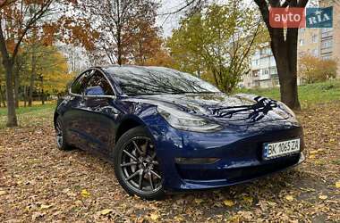 Седан Tesla Model 3 2020 в Дубно