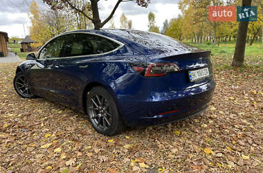 Седан Tesla Model 3 2020 в Дубно