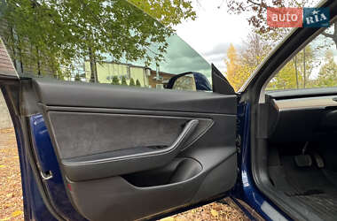 Седан Tesla Model 3 2020 в Дубно