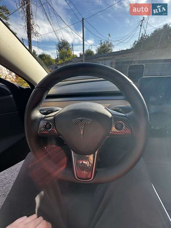 Седан Tesla Model 3 2020 в Каменском
