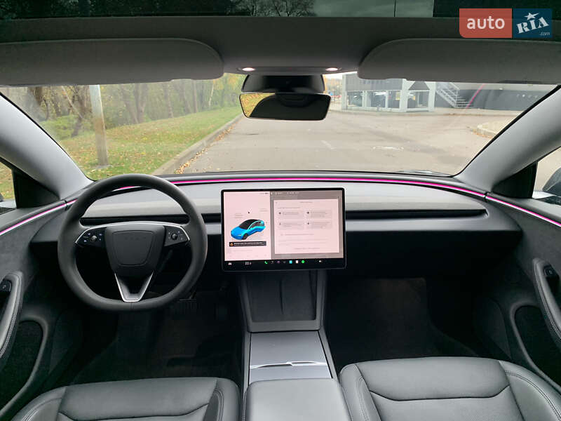 Седан Tesla Model 3 2024 в Киеве