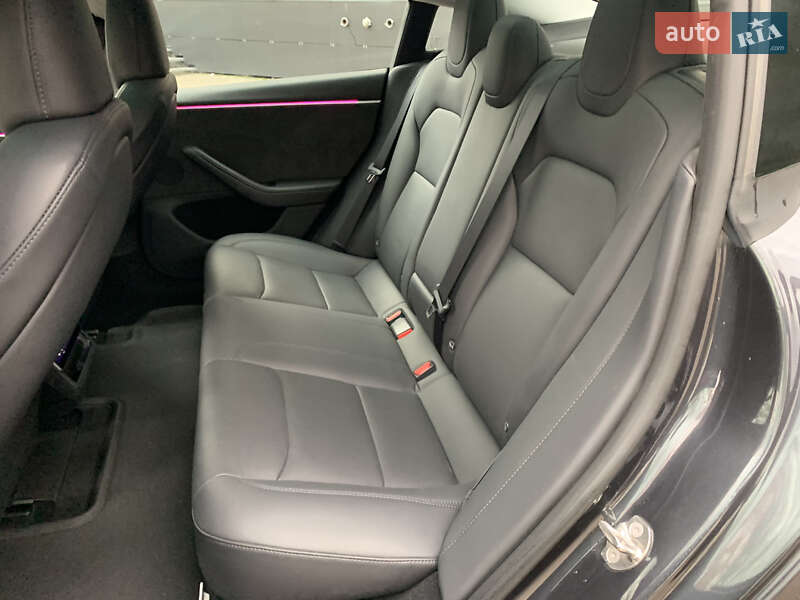 Седан Tesla Model 3 2024 в Киеве
