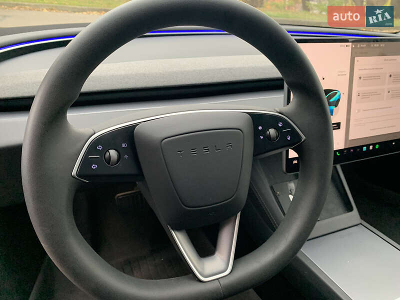 Седан Tesla Model 3 2024 в Киеве