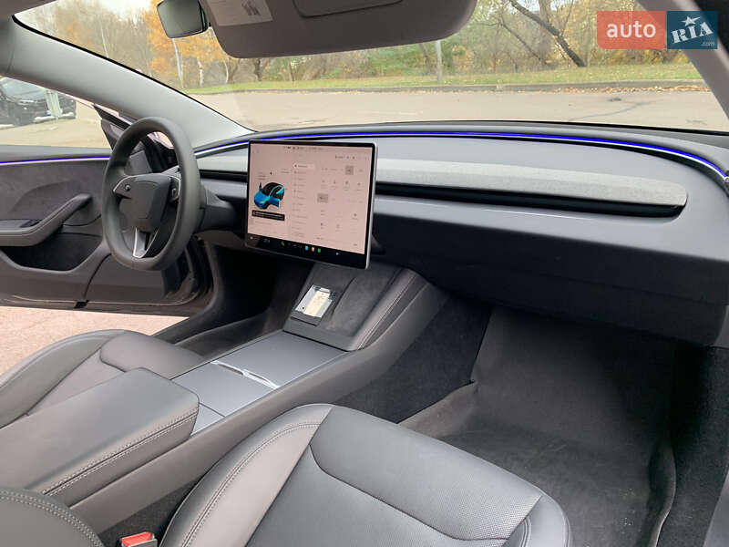 Седан Tesla Model 3 2024 в Киеве
