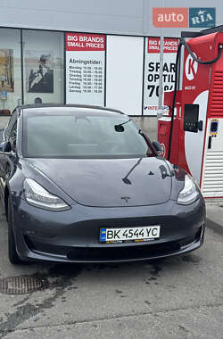 Седан Tesla Model 3 2019 в Костополе
