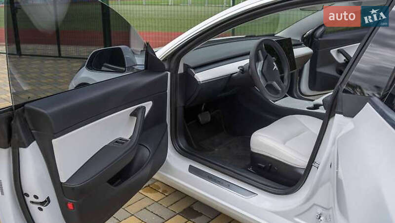 Седан Tesla Model 3 2020 в Киеве фото 7 Седан Tesla Model 3 2020 в Киеве
