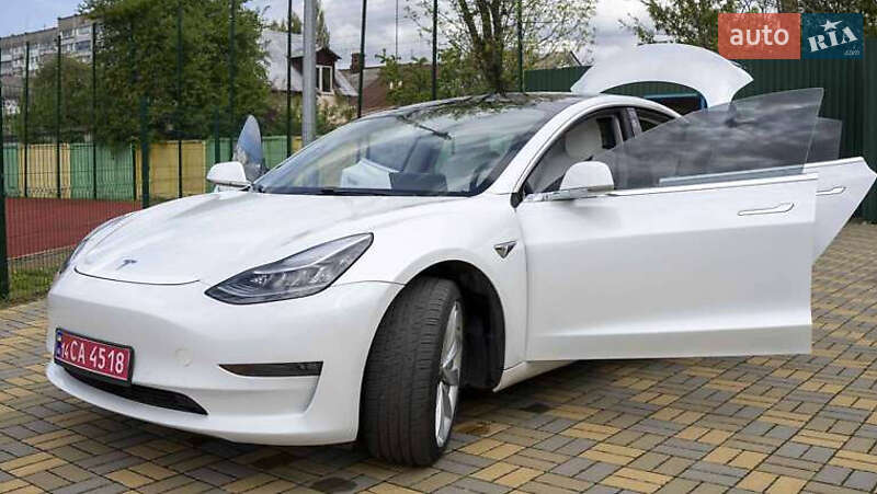 Седан Tesla Model 3 2020 в Киеве фото 2 Седан Tesla Model 3 2020 в Киеве