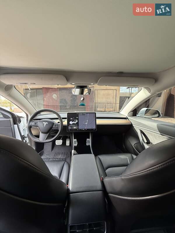 Седан Tesla Model 3 2019 в Тернополе