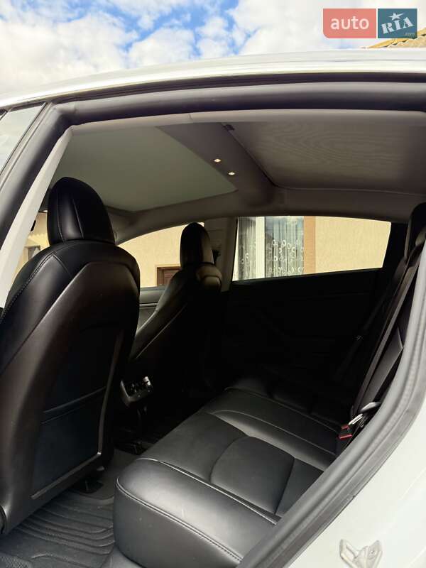 Седан Tesla Model 3 2019 в Тернополе