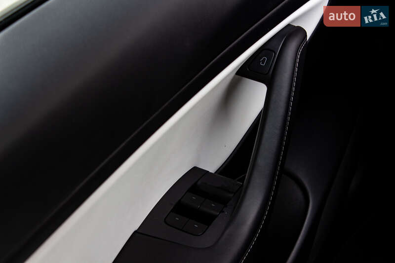 Седан Tesla Model 3 2021 в Львові фото 29 Седан Tesla Model 3 2021 в Львові