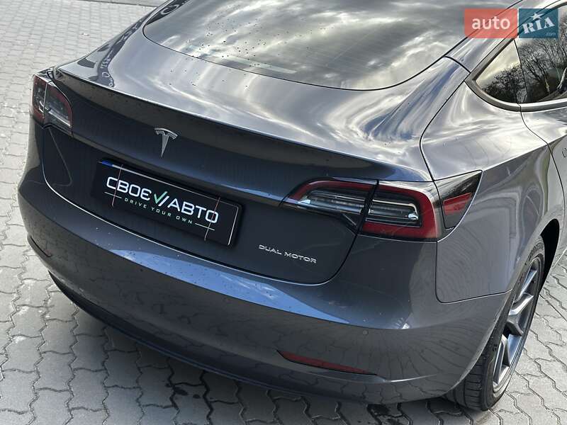 Седан Tesla Model 3 2022 в Львові