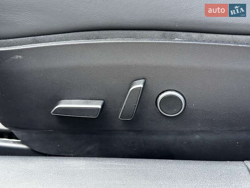 Седан Tesla Model 3 2022 в Львові