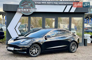 Седан Tesla Model 3 2019 в Киеве