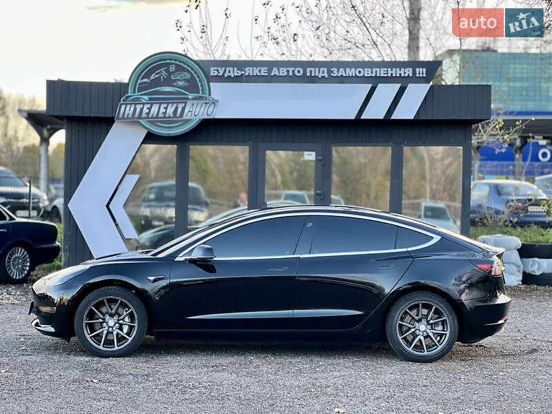 Седан Tesla Model 3 2019 в Києві