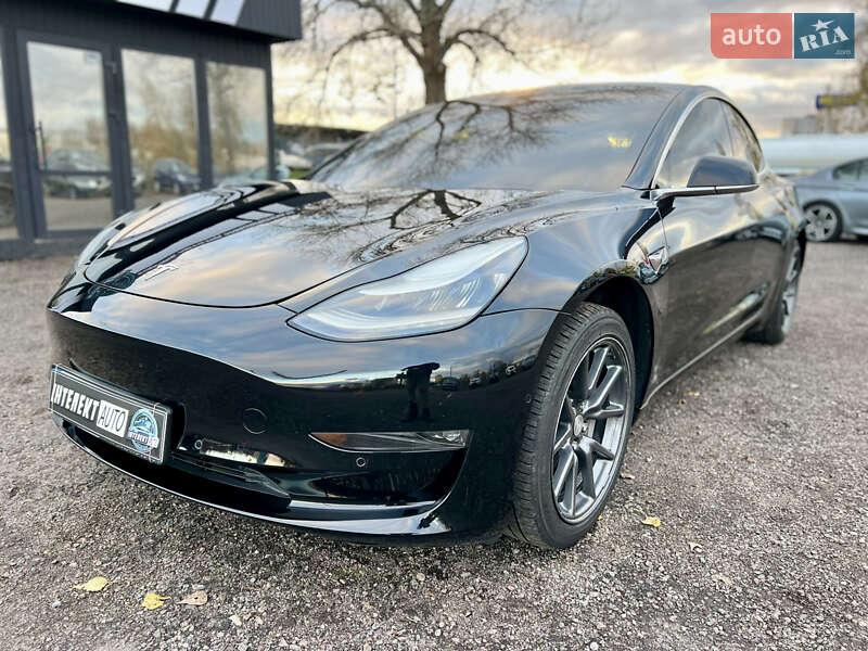 Седан Tesla Model 3 2019 в Києві