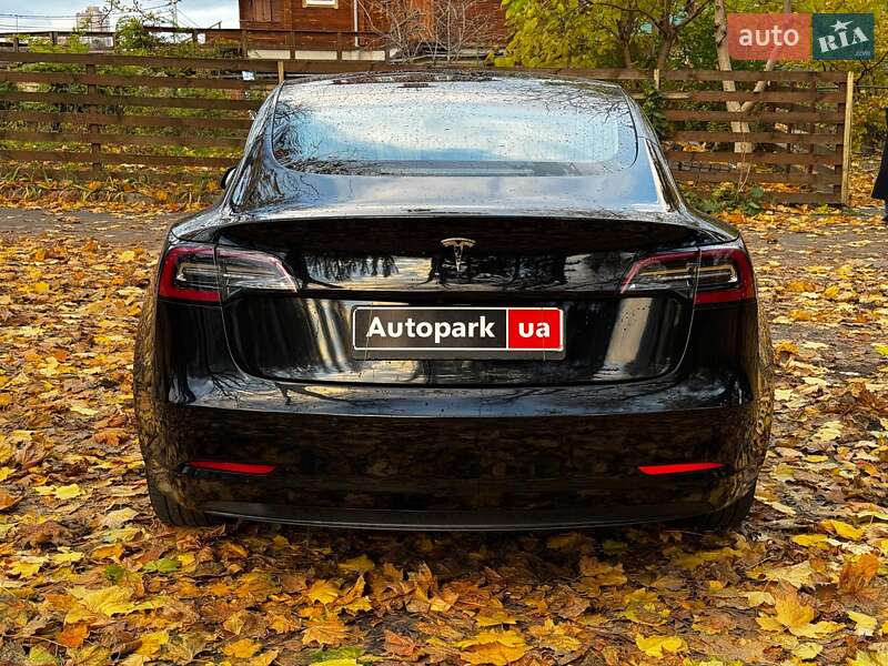 Седан Tesla Model 3 2019 в Киеве