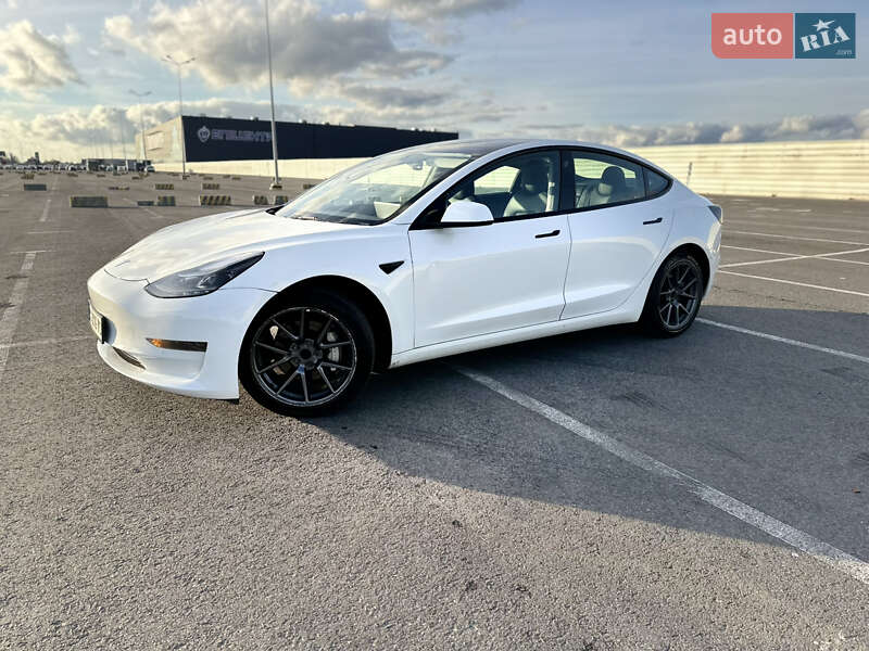 Седан Tesla Model 3 2022 в Львові фото 10 Седан Tesla Model 3 2022 в Львові