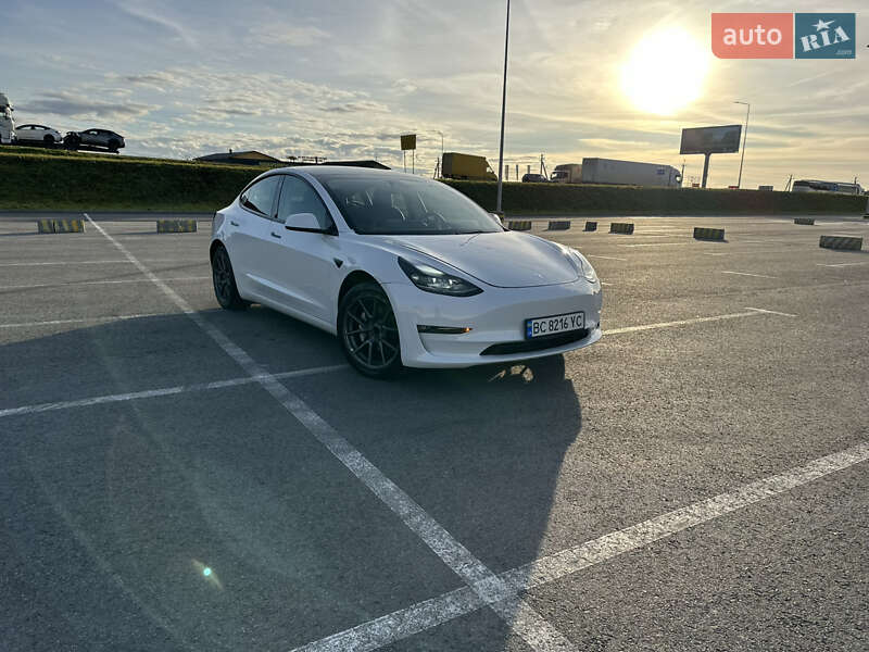 Седан Tesla Model 3 2022 в Львові фото 22 Седан Tesla Model 3 2022 в Львові