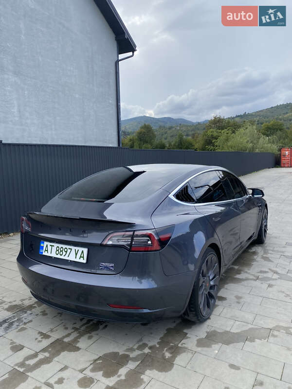 Седан Tesla Model 3 2018 в Ивано-Франковске