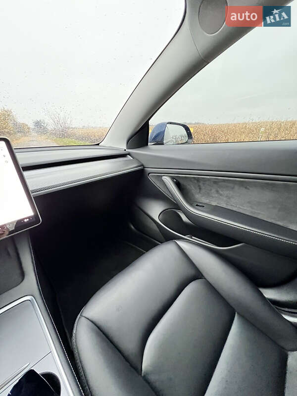 Седан Tesla Model 3 2021 в Києві