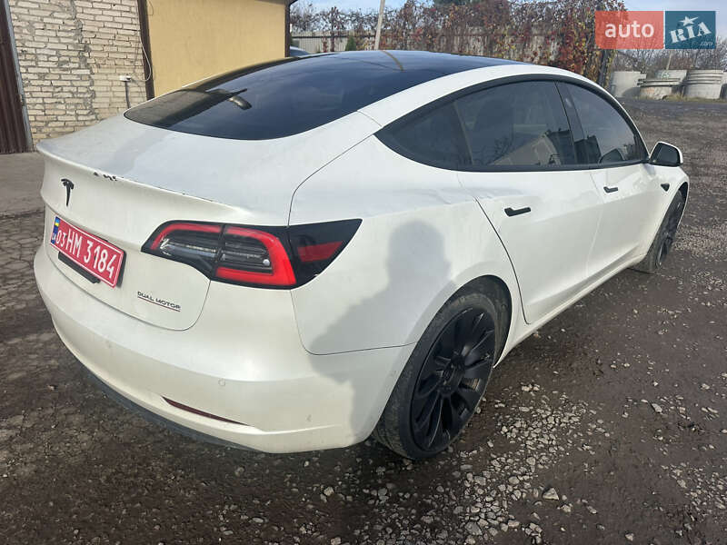 Седан Tesla Model 3 2021 в Луцке