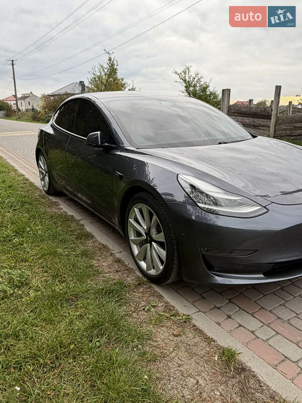 Tesla Model 3 2021