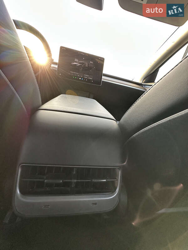 Седан Tesla Model 3 2022 в Львове фото 15 Седан Tesla Model 3 2022 в Львове