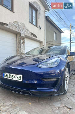 Седан Tesla Model 3 2021 в Одесі