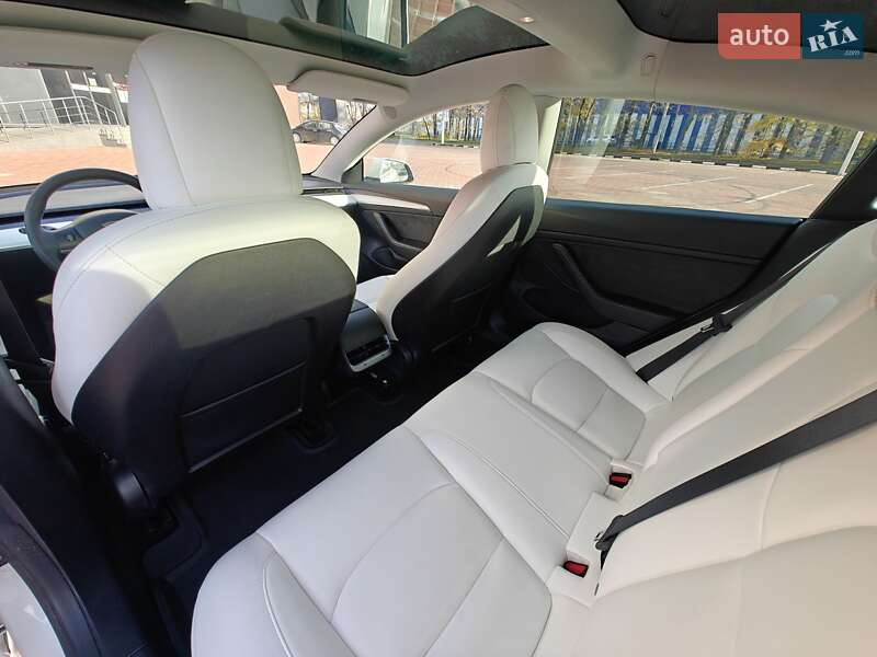 Седан Tesla Model 3 2021 в Одессе