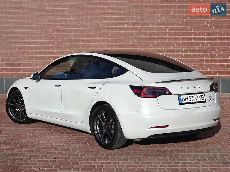 Седан Tesla Model 3 2021 в Одессе