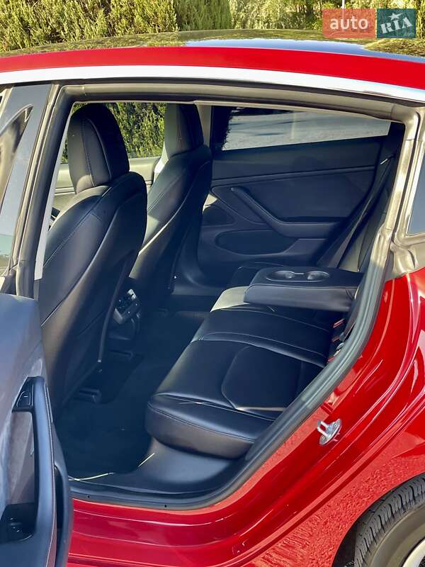 Седан Tesla Model 3 2018 в Днепре