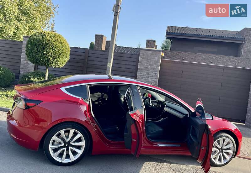 Седан Tesla Model 3 2018 в Днепре