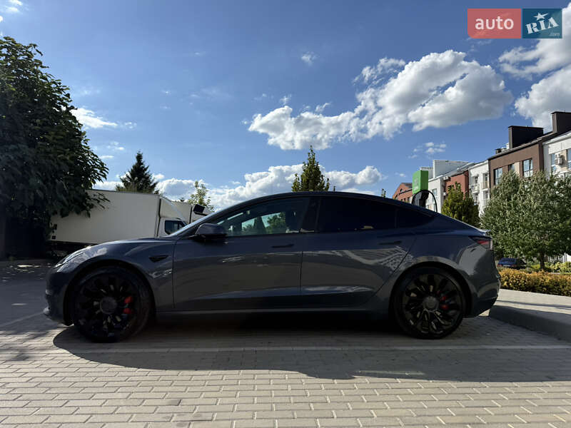 Седан Tesla Model 3 2022 в Києві