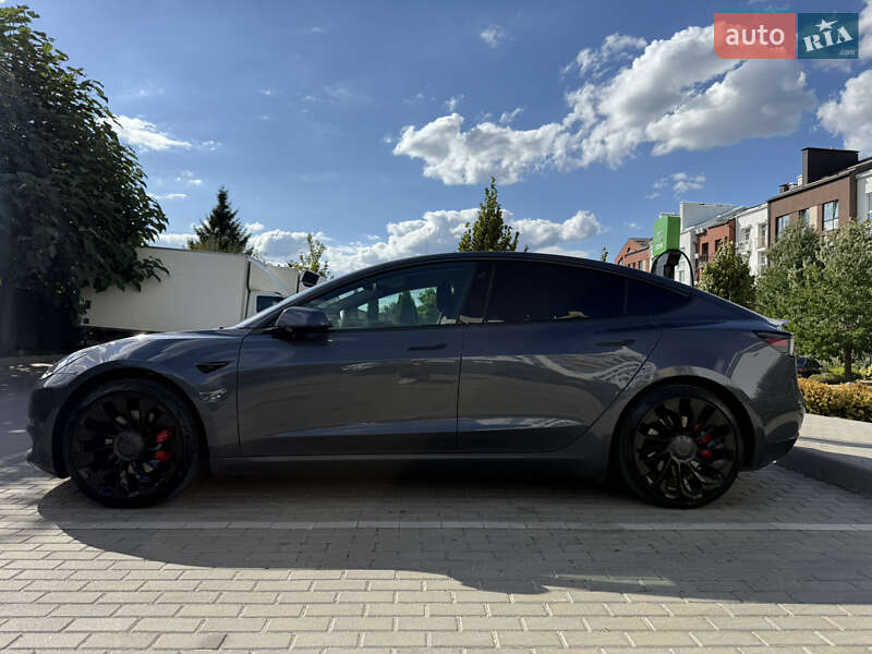 Седан Tesla Model 3 2022 в Києві
