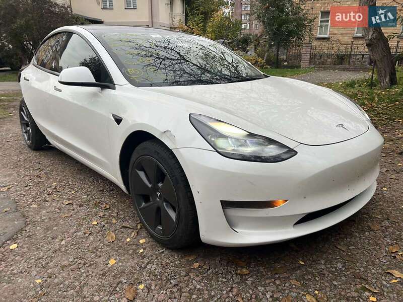 Седан Tesla Model 3 2022 в Киеве фото 28 Седан Tesla Model 3 2022 в Киеве
