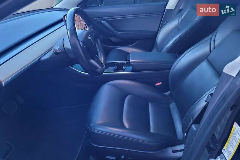 Седан Tesla Model 3 2019 в Києві