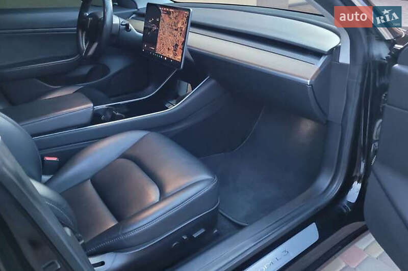 Седан Tesla Model 3 2019 в Києві