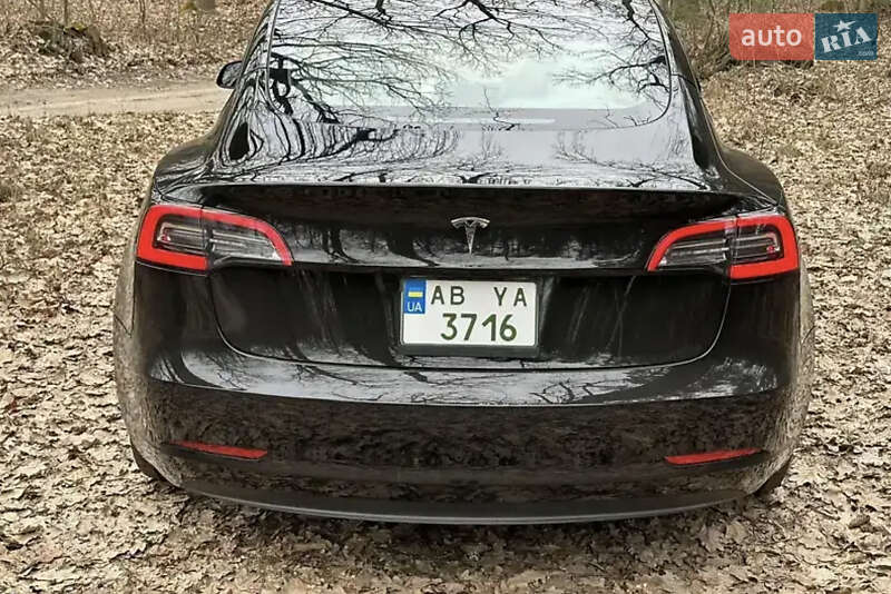 Седан Tesla Model 3 2022 в Виннице