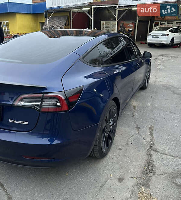 Седан Tesla Model 3 2022 в Львові