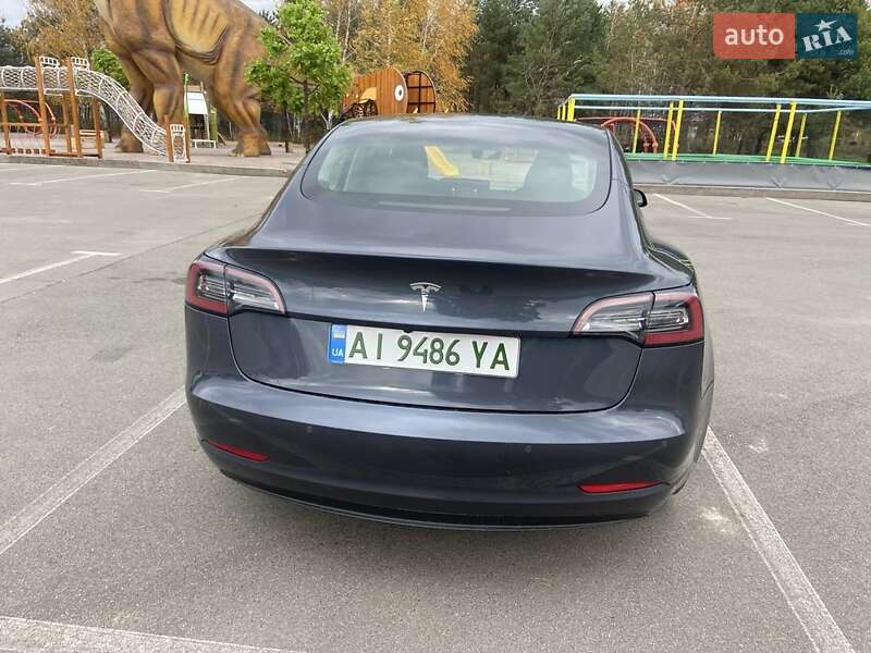 Седан Tesla Model 3 2022 в Києві