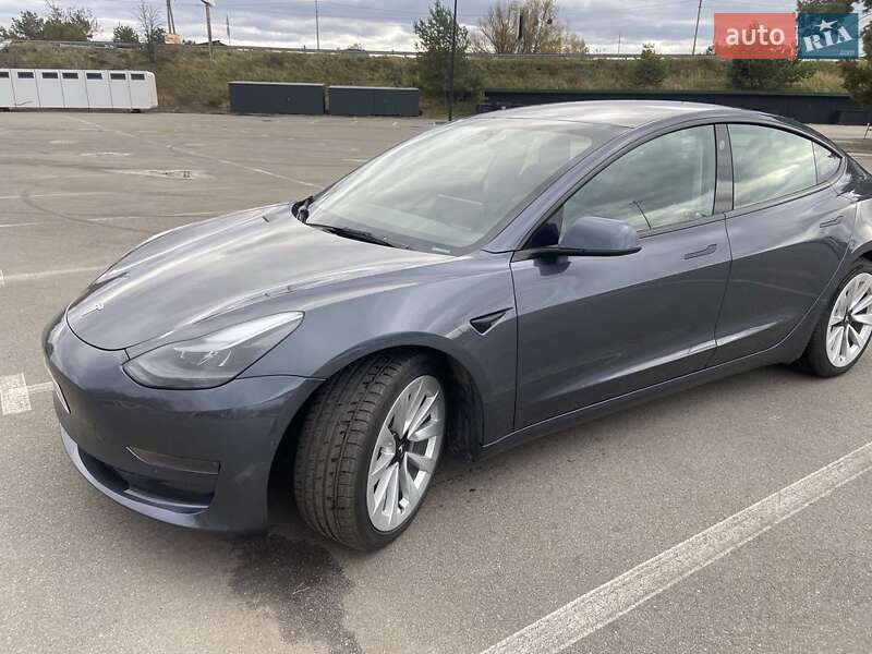 Седан Tesla Model 3 2022 в Києві